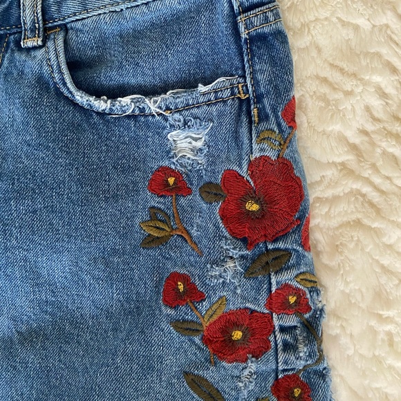 ZARA Denim Floral Embroidered Jean Mini Skirt Size XS - Picture 9 of 9